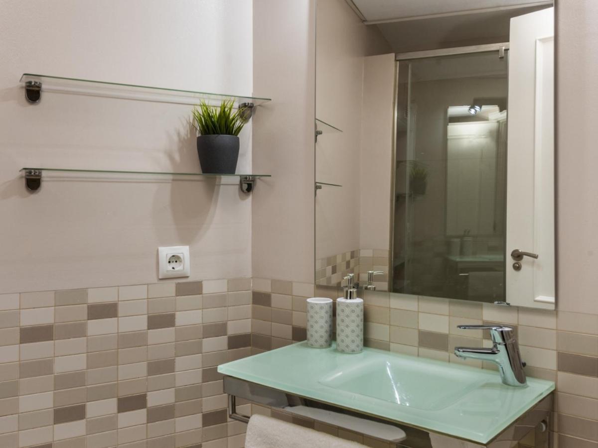 Misterhost San Bernardo Jardines De Murillo Севилья Экстерьер фото