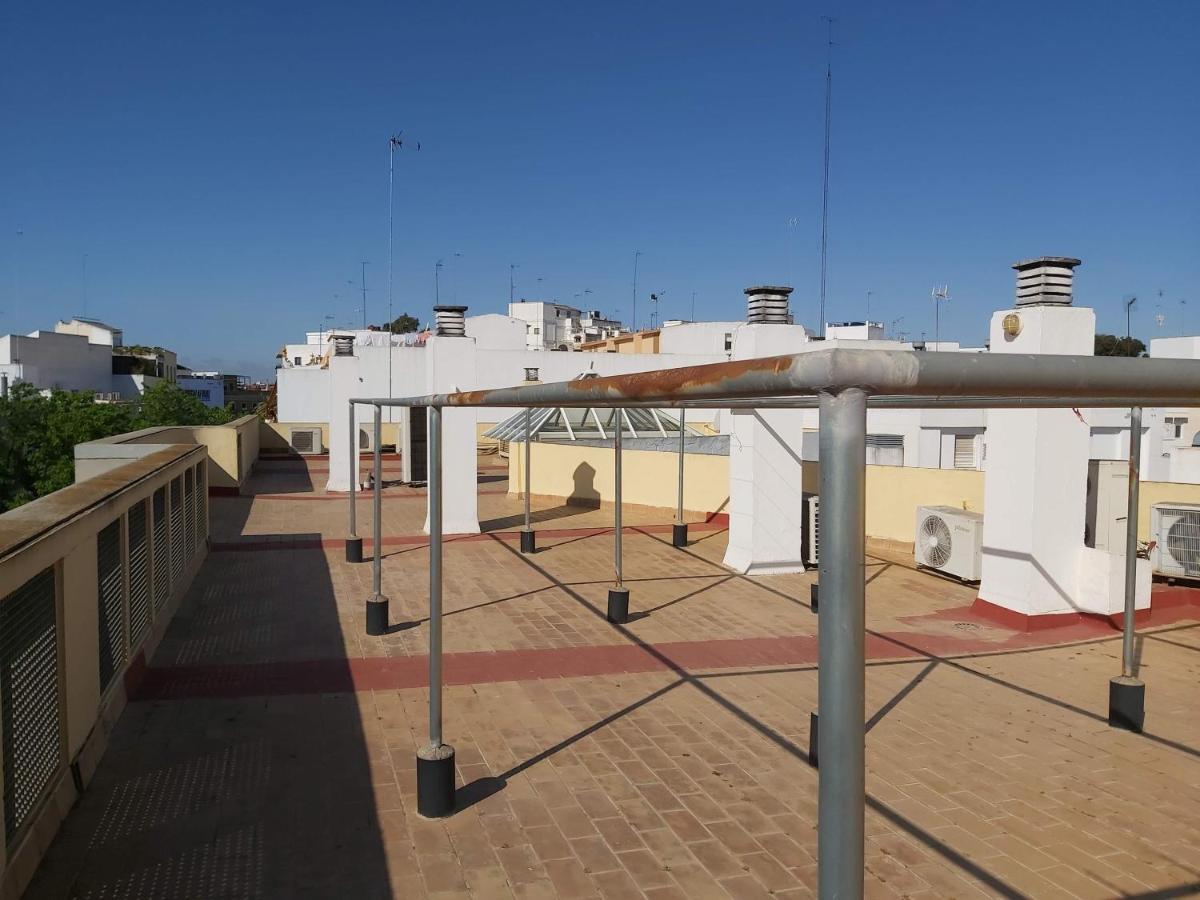 Misterhost San Bernardo Jardines De Murillo Севилья Экстерьер фото