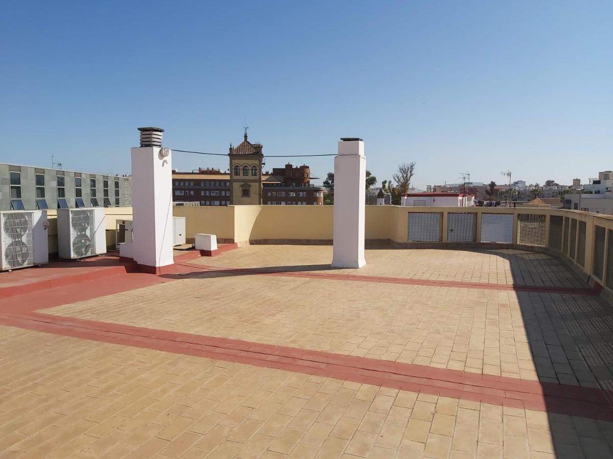Misterhost San Bernardo Jardines De Murillo Севилья Экстерьер фото